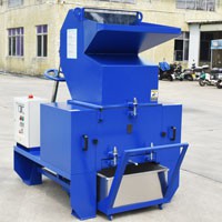 Tilpass et parti med plastknusere for afrikanske kunder